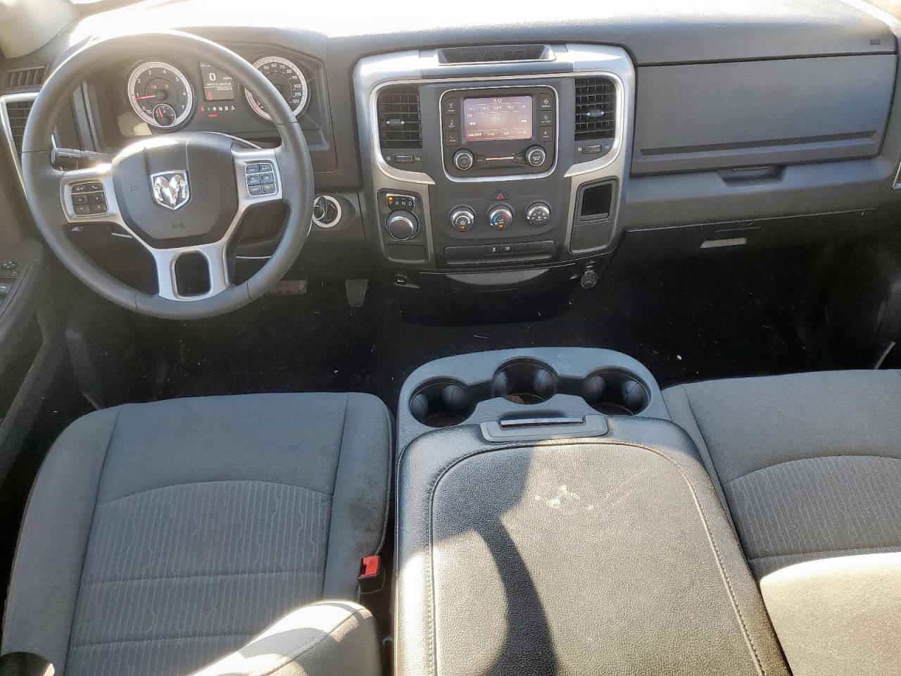 2024 RAM 1500 CLASSIC SLT photo 15