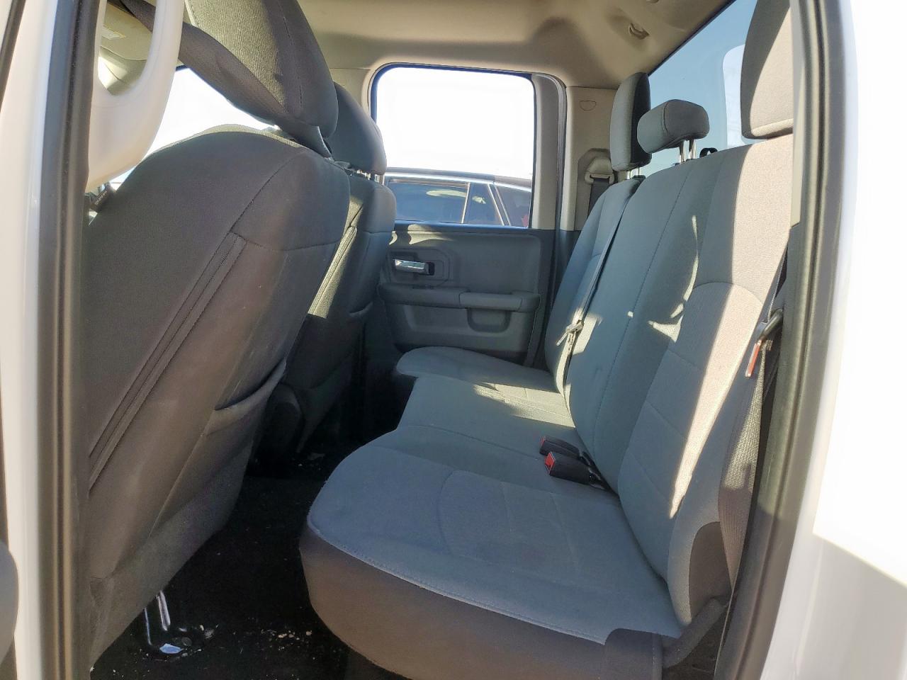 2024 RAM 1500 CLASSIC SLT photo 19