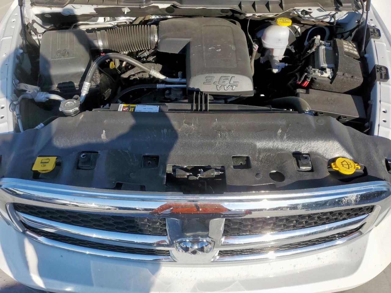 2024 RAM 1500 CLASSIC SLT photo 21