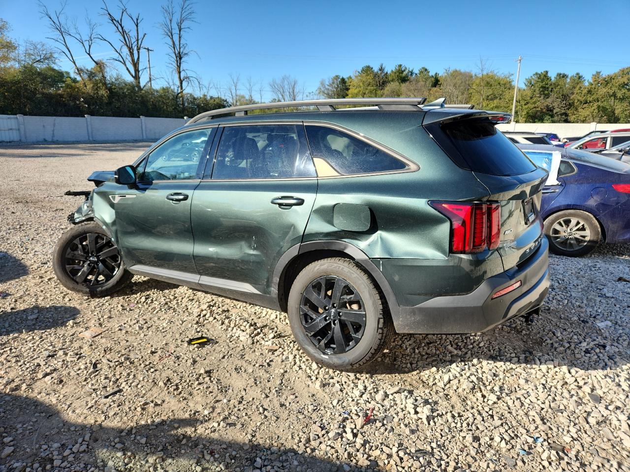 2022 KIA SORENTO S photo 2