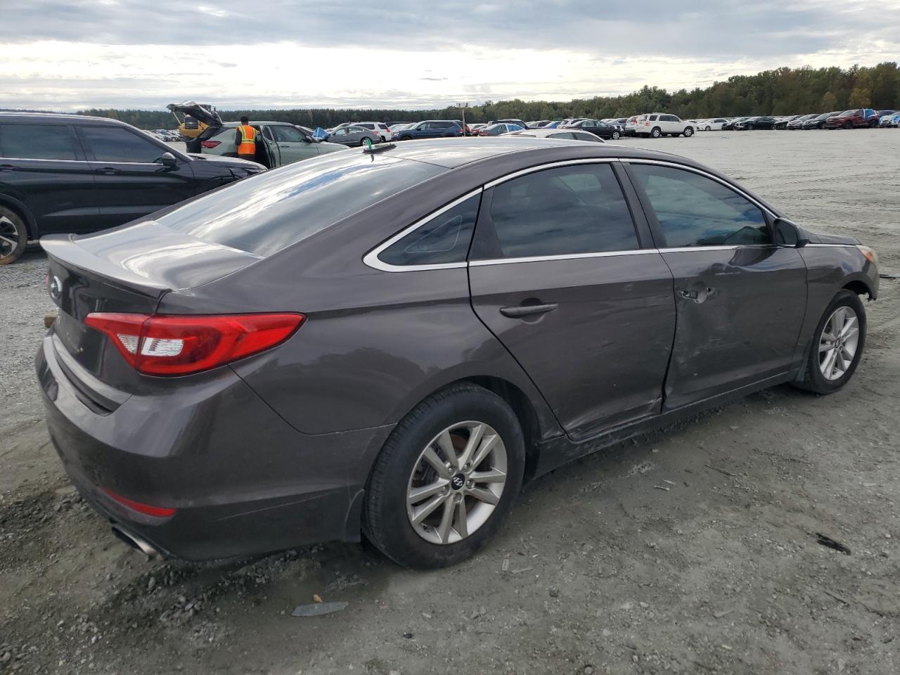 2017 HYUNDAI SONATA SE photo 7