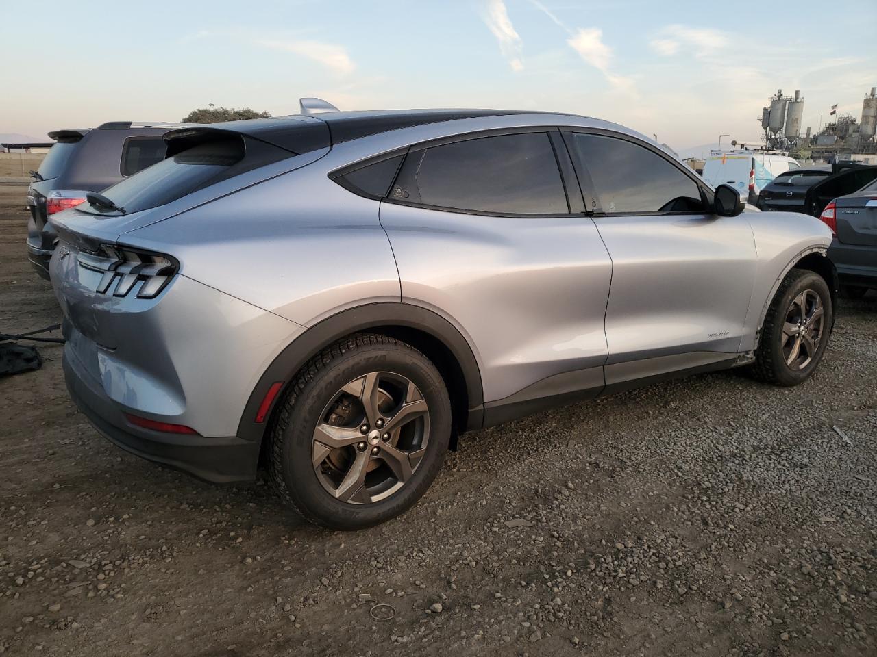 2022 FORD MUSTANG MACH-E SELECT photo 3