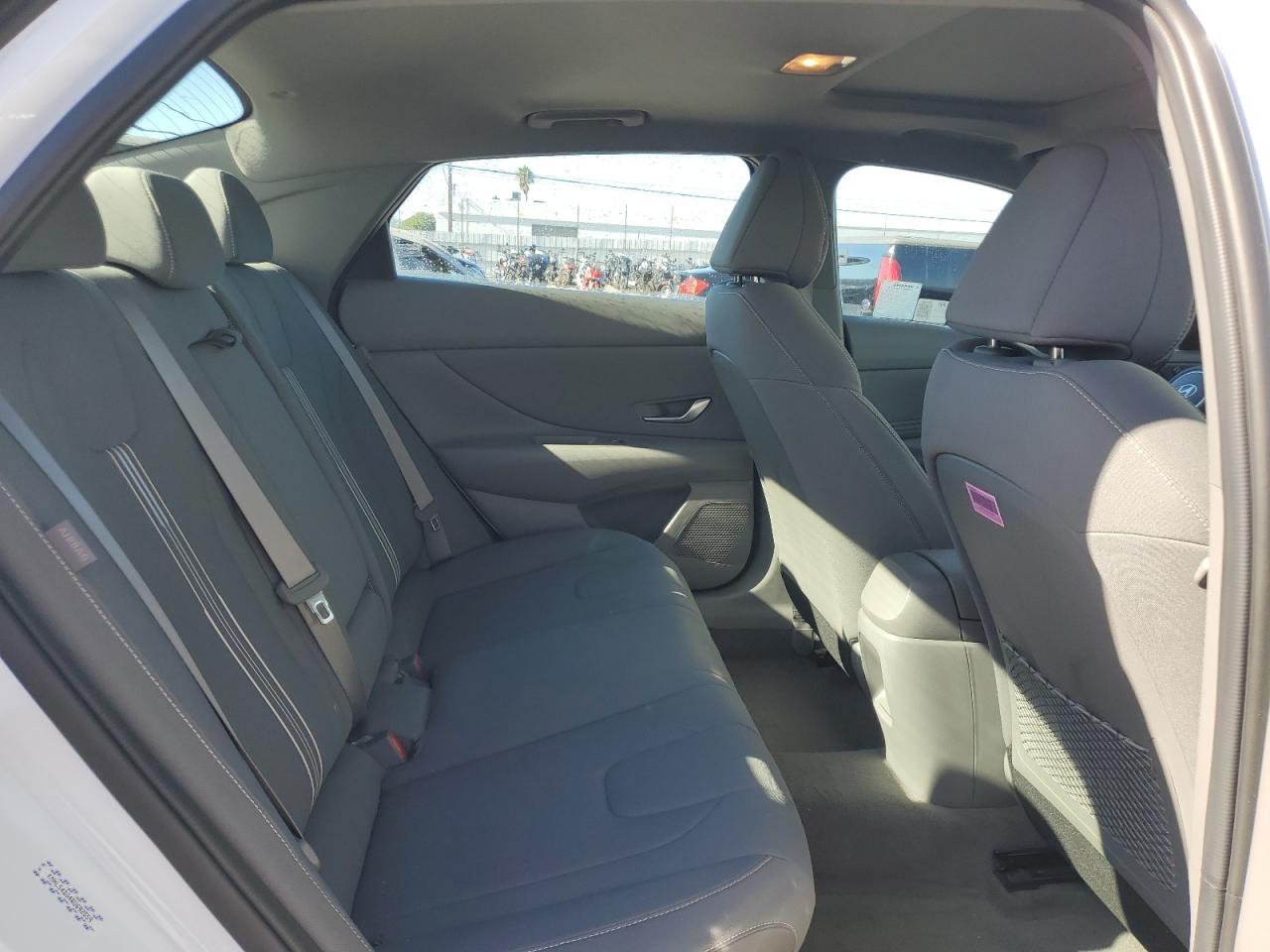 2024 HYUNDAI ELANTRA SEL photo 19