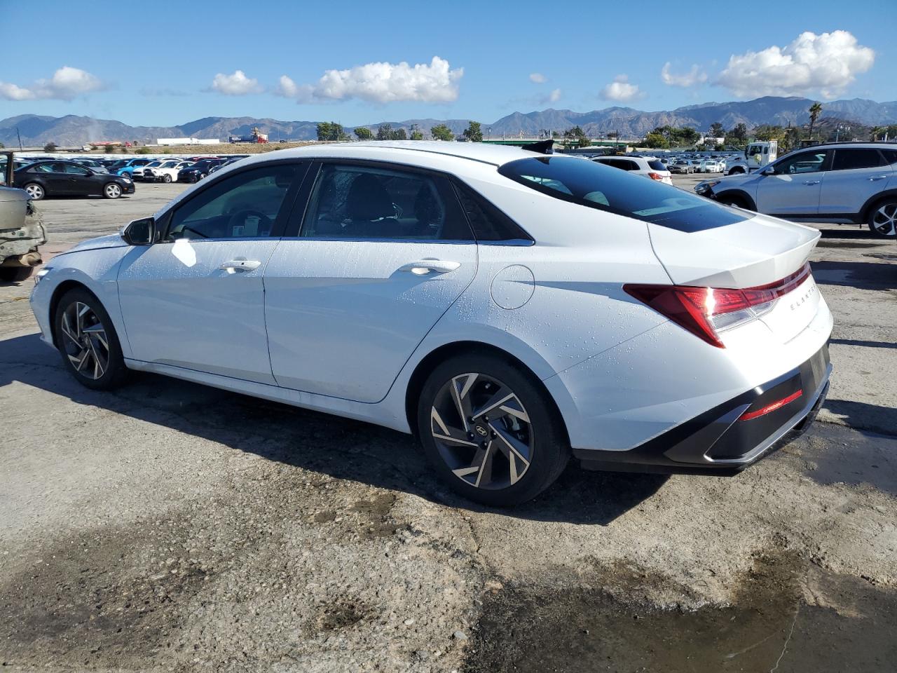 2024 HYUNDAI ELANTRA SEL photo 3