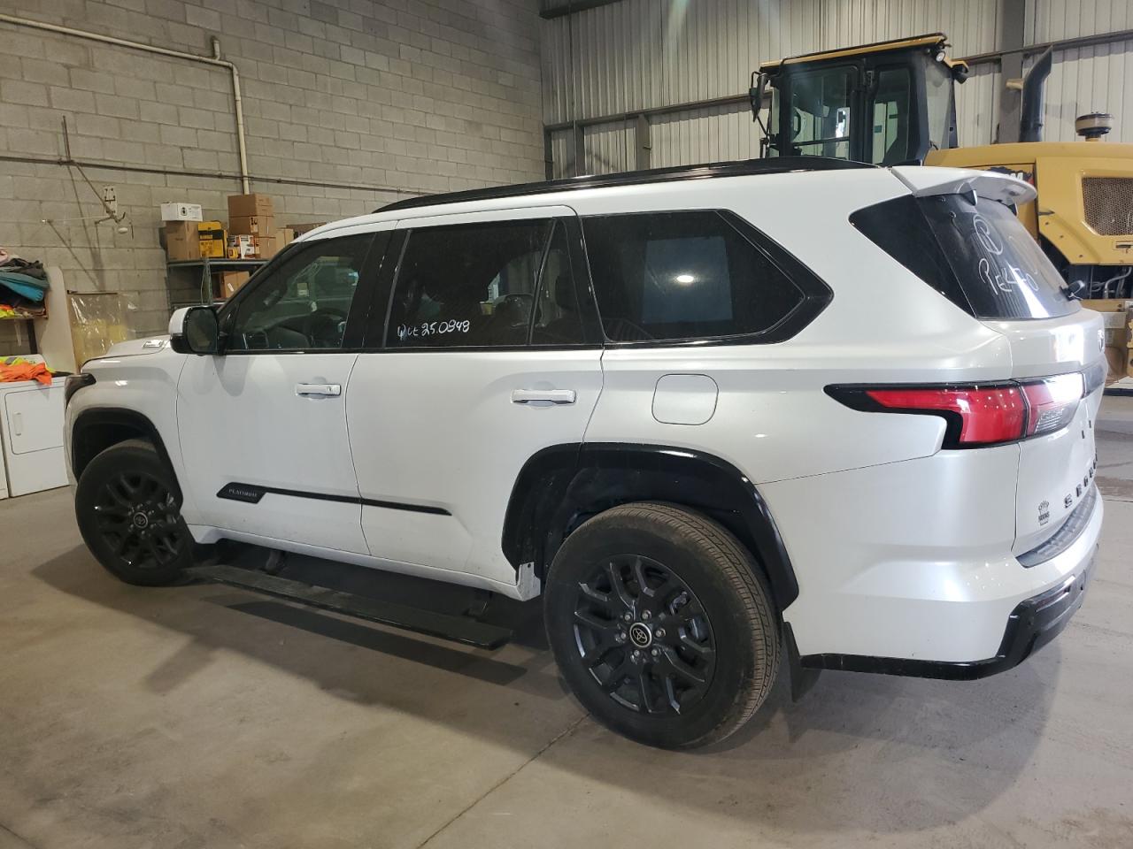2023 TOYOTA SEQUOIA SR5 photo 4