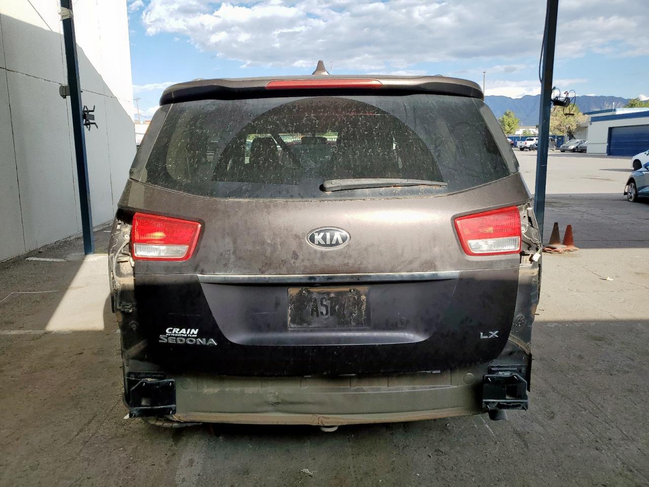 2016 KIA SEDONA LX photo 11