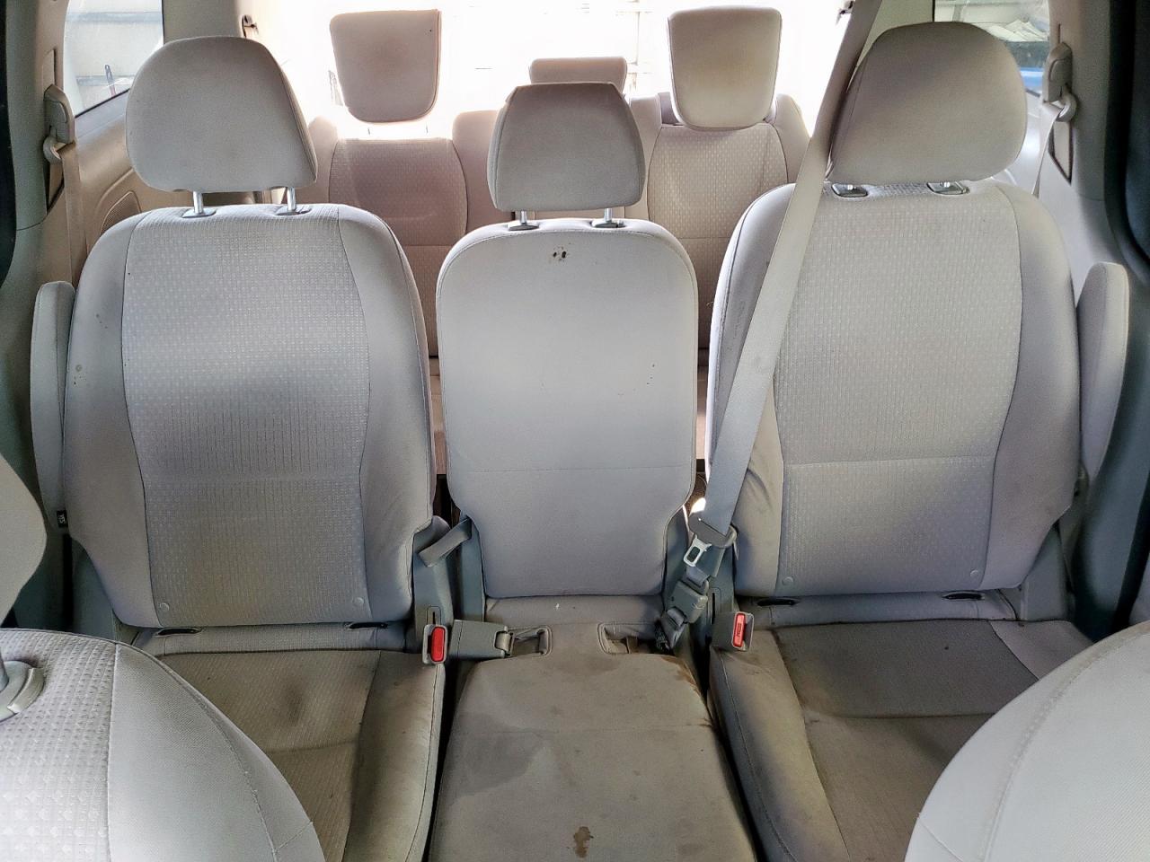 2016 KIA SEDONA LX photo 19