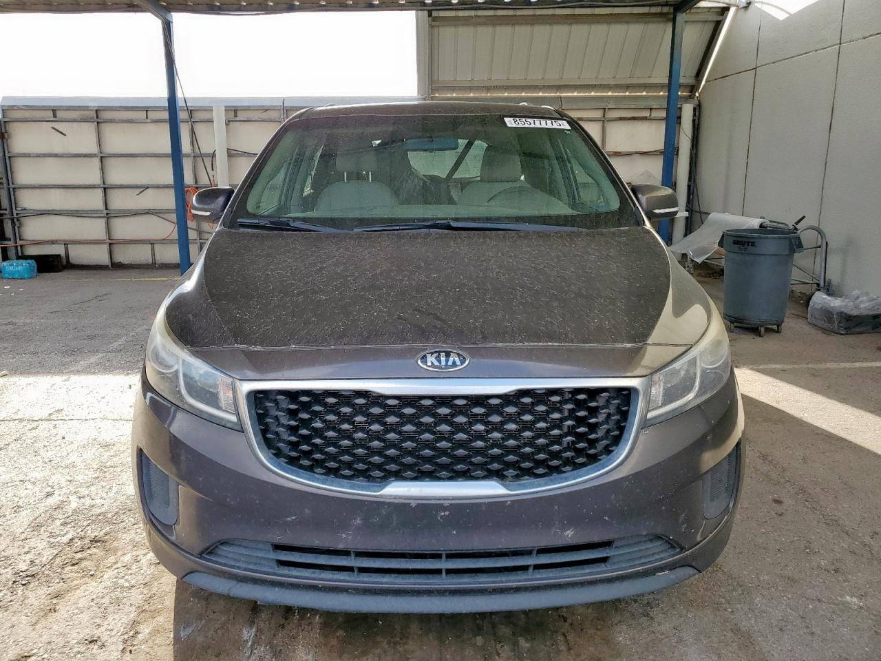 2016 KIA SEDONA LX photo 9