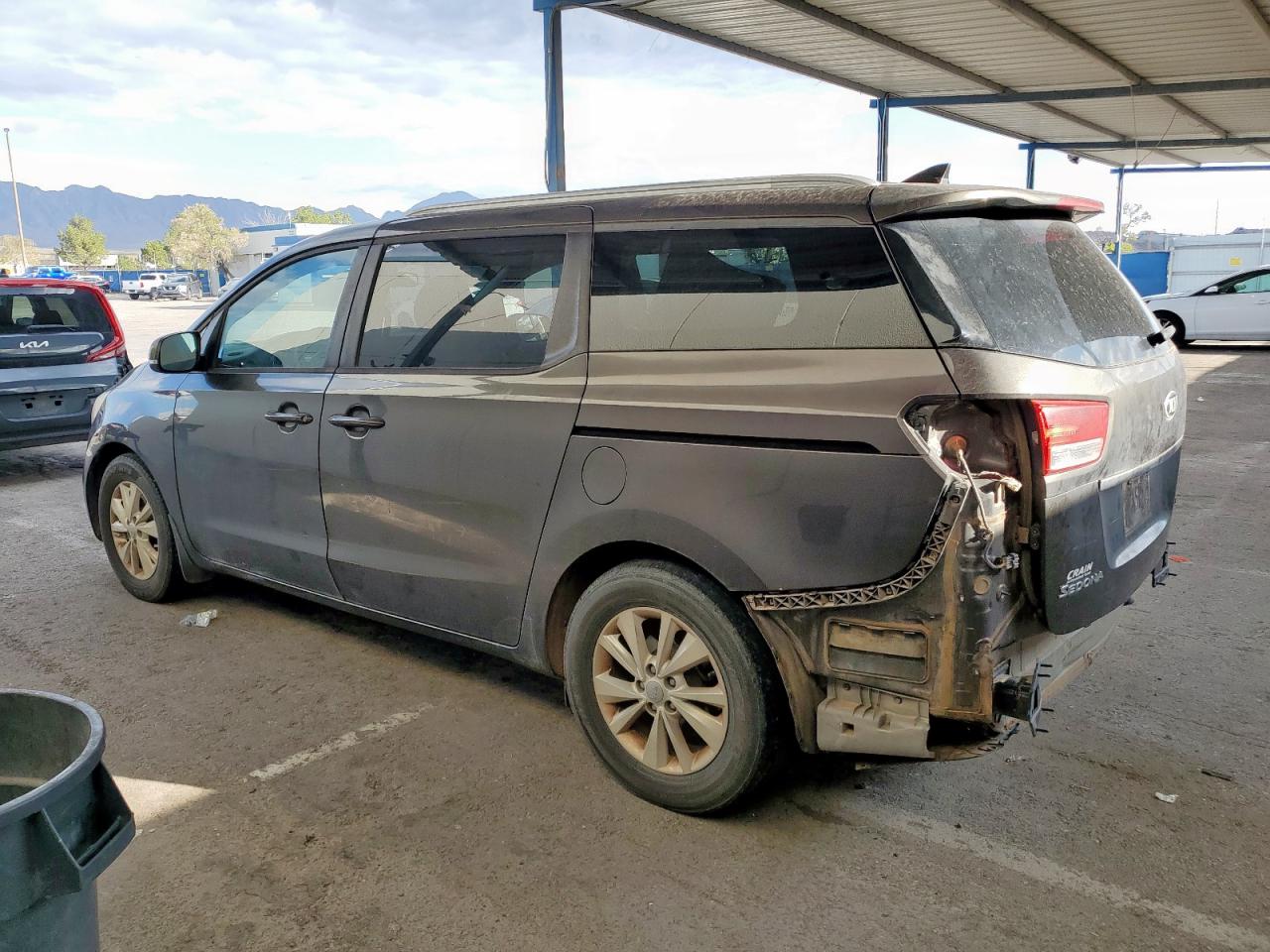 2016 KIA SEDONA LX photo 3