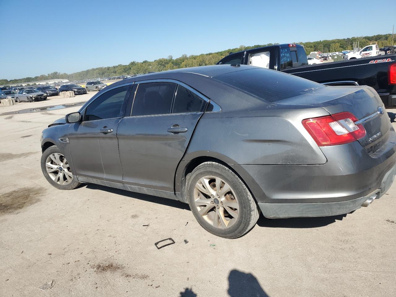 2011 FORD TAURUS SEL photo 3