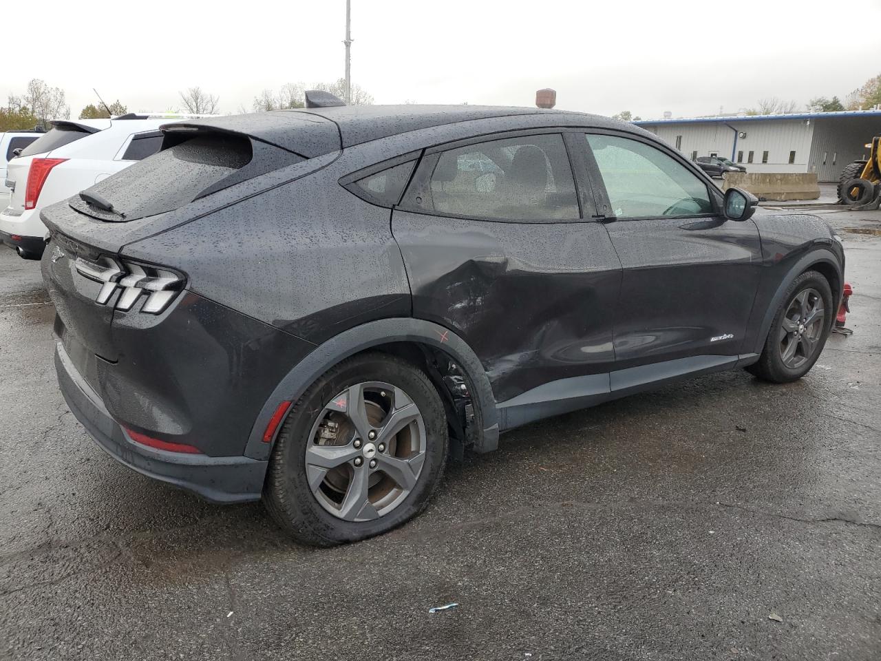 2022 FORD MUSTANG MACH-E SELECT photo 5