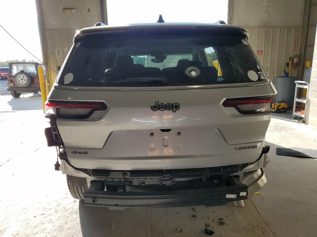 2024 JEEP GRAND CHEROKEE L LIMITED photo 6
