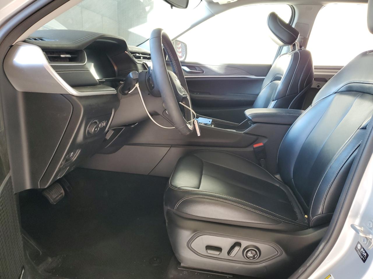 2024 JEEP GRAND CHEROKEE L LIMITED photo 7
