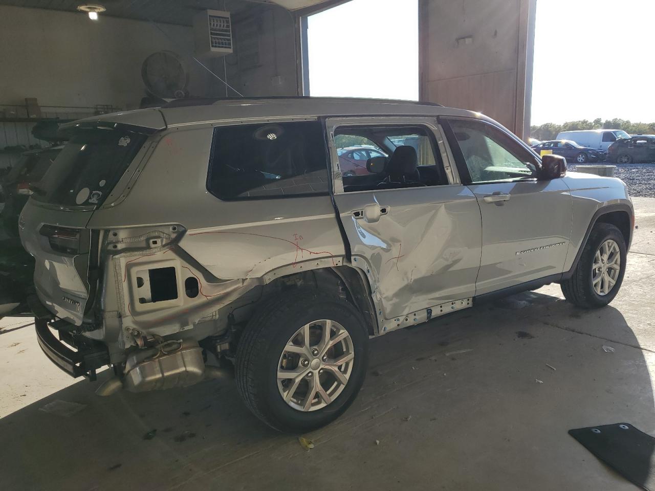 2024 JEEP GRAND CHEROKEE L LIMITED photo 3