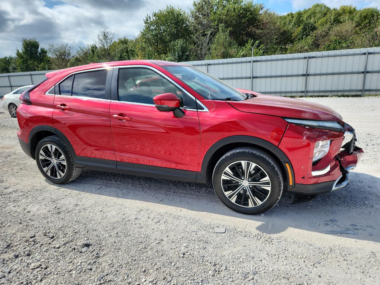 2022 MITSUBISHI ECLIPSE CROSS SE photo 4