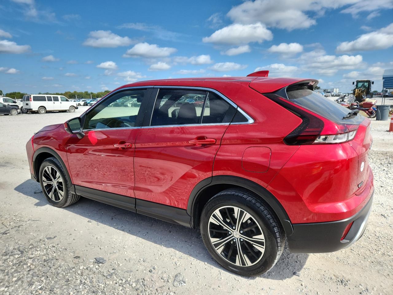 2022 MITSUBISHI ECLIPSE CROSS SE photo 2