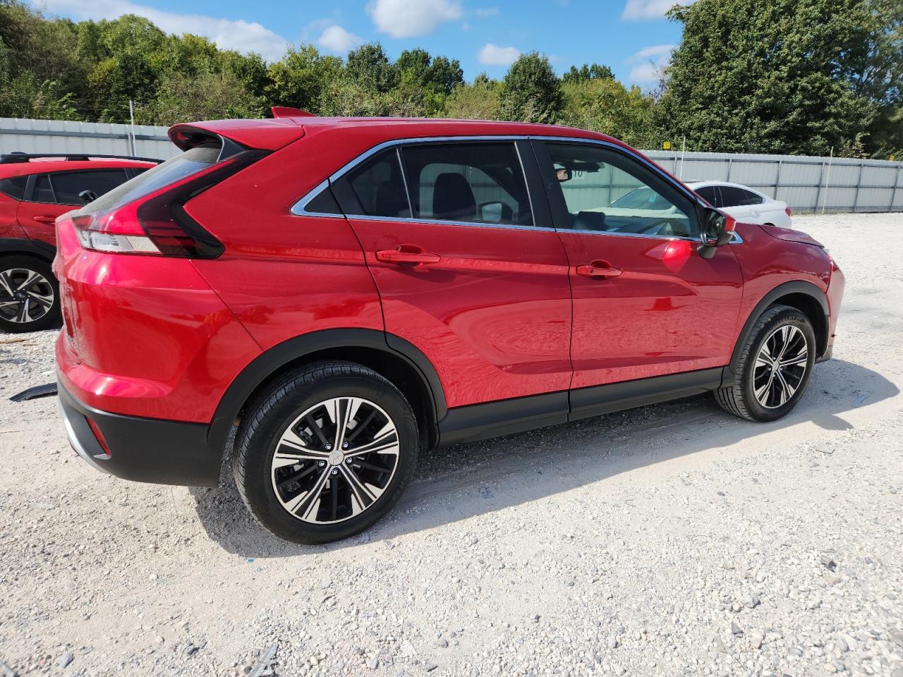 2022 MITSUBISHI ECLIPSE CROSS SE photo 3