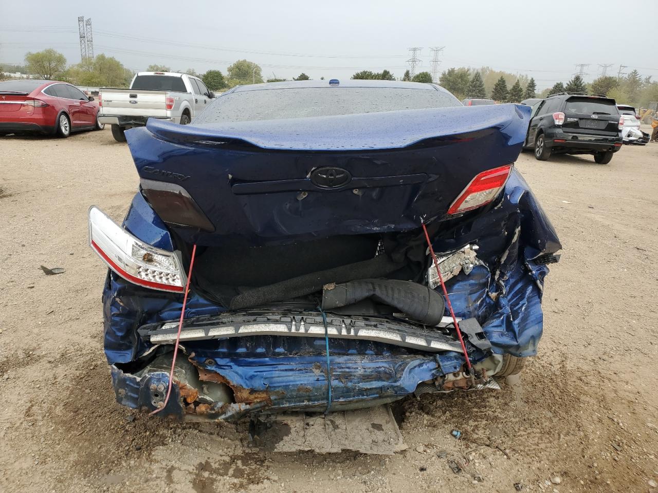 2011 TOYOTA CAMRY SE photo 21