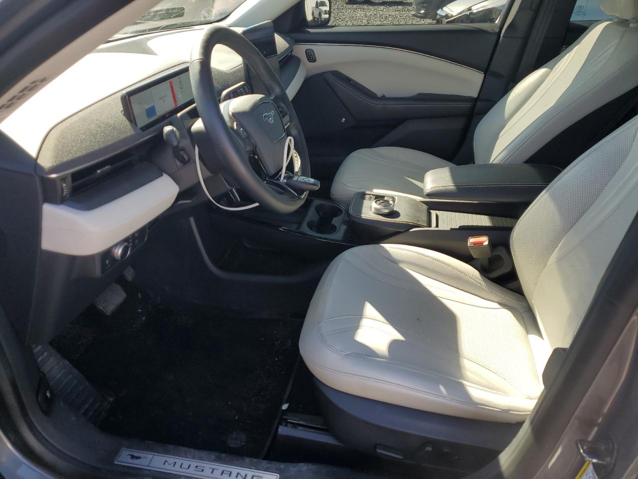 2021 FORD MUSTANG MACH-E PREMIUM photo 19