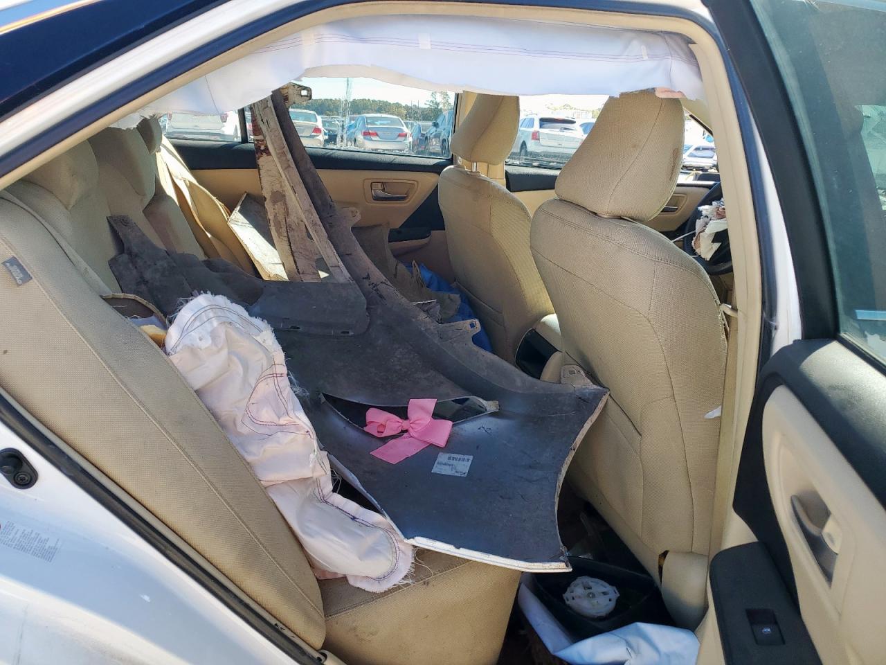2016 TOYOTA CAMRY LE photo 28