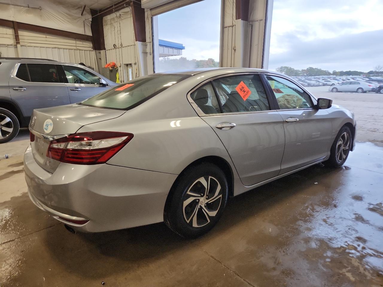 2017 HONDA ACCORD LX photo 5