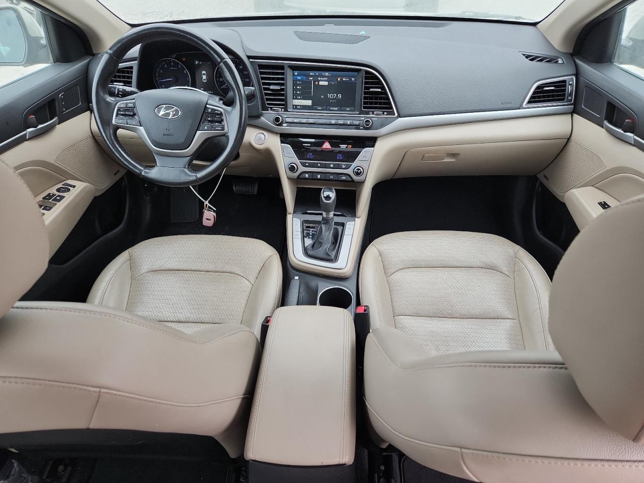 2017 HYUNDAI ELANTRA photo 8