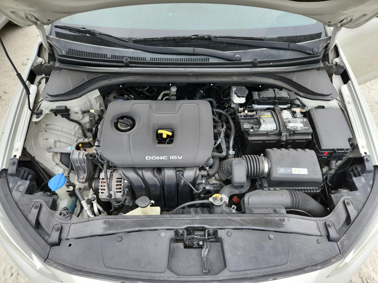 2017 HYUNDAI ELANTRA photo 11