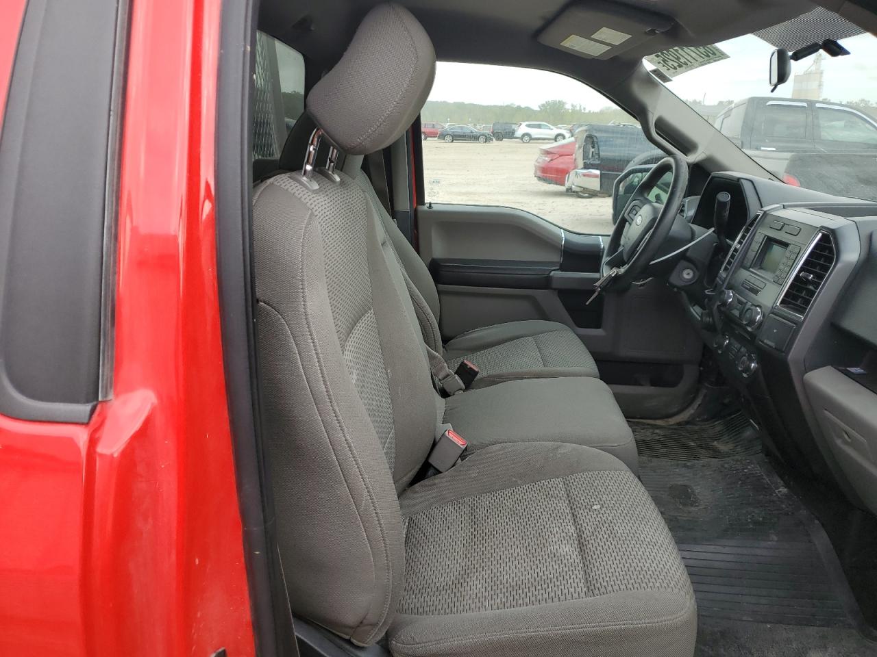 2017 FORD F150 photo 19