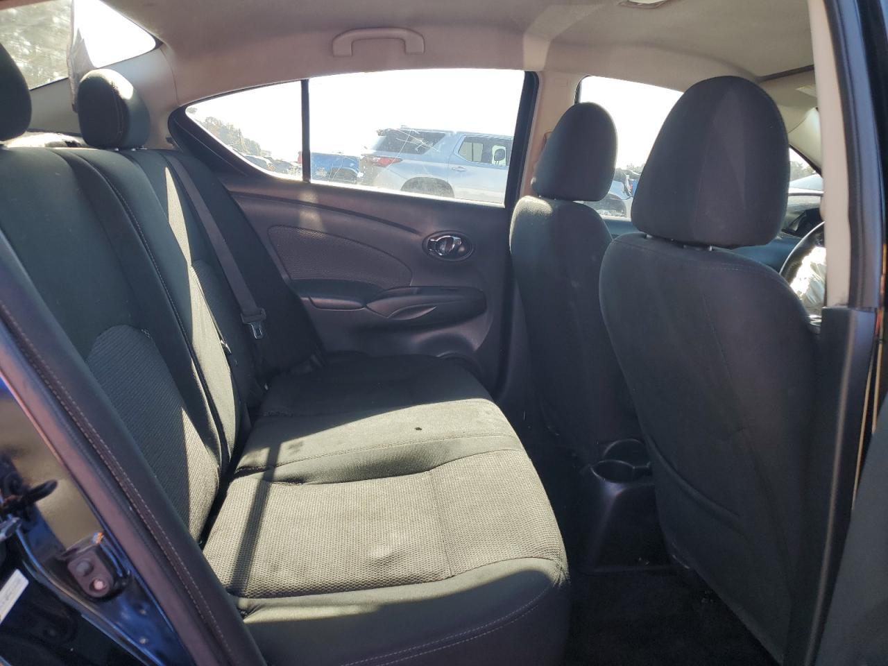 2019 NISSAN VERSA SV photo 19