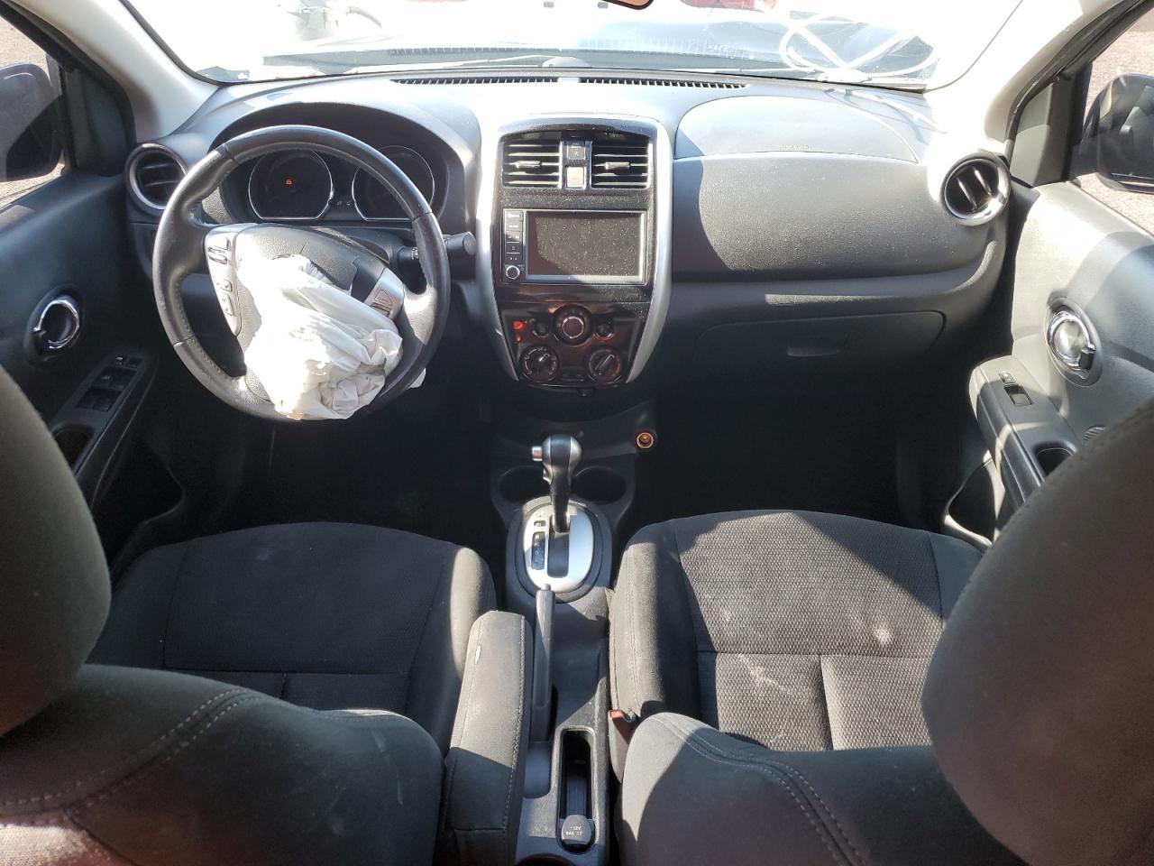 2019 NISSAN VERSA SV photo 15