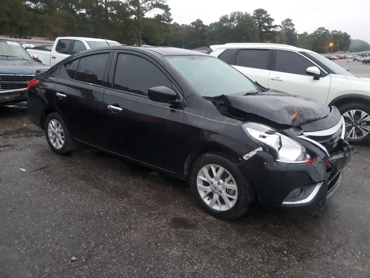 2019 NISSAN VERSA SV photo 7