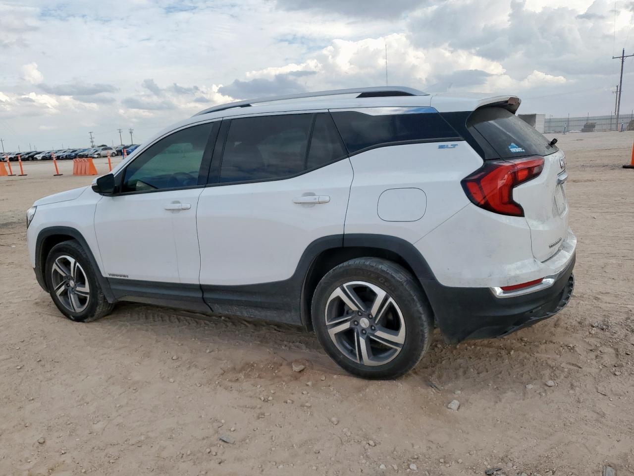 2019 GMC TERRAIN SLT photo 4