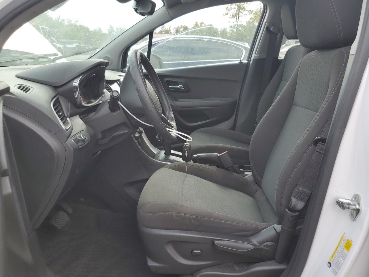 2020 CHEVROLET TRAX LS photo 13
