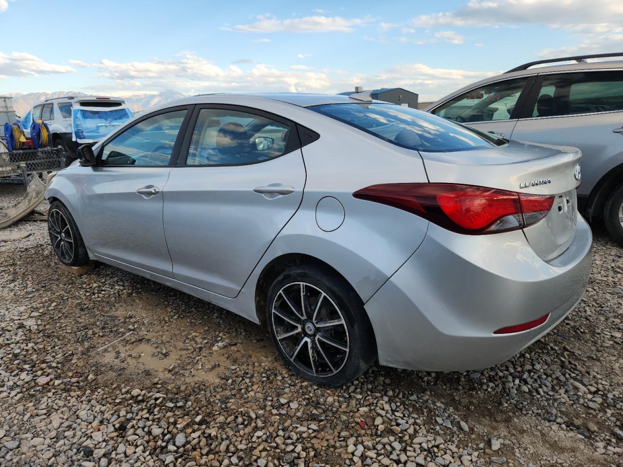 2016 HYUNDAI ELANTRA SE photo 3