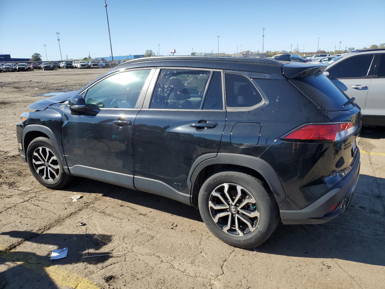 2023 TOYOTA COROLLA CROSS LE photo 3