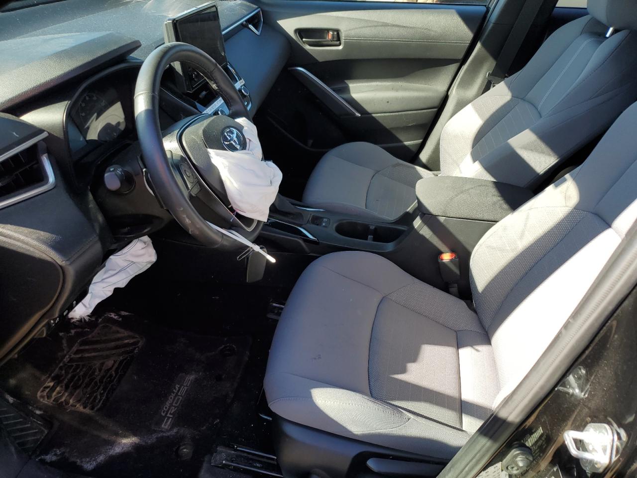2023 TOYOTA COROLLA CROSS LE photo 13