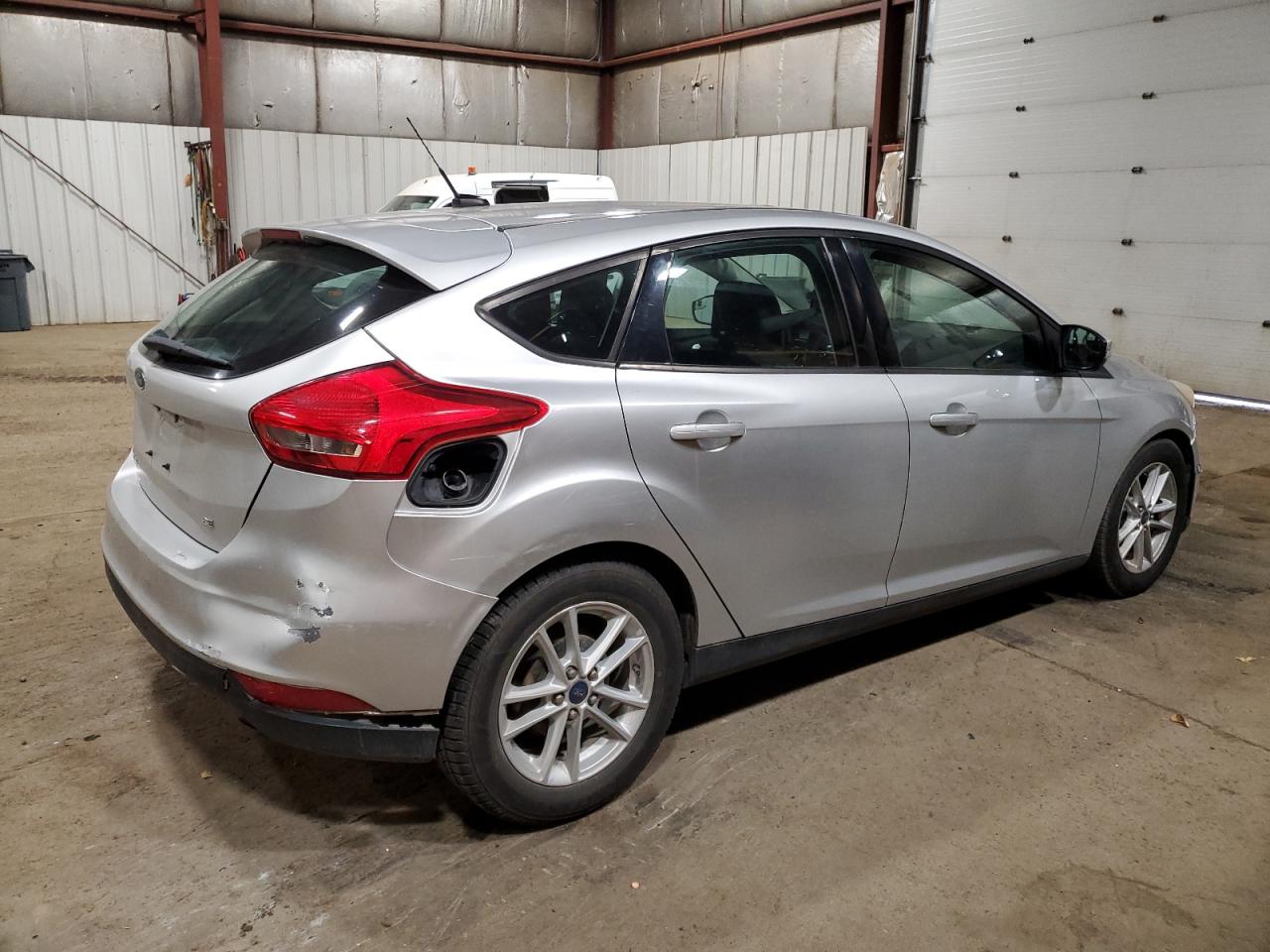 2015 FORD FOCUS SE photo 3