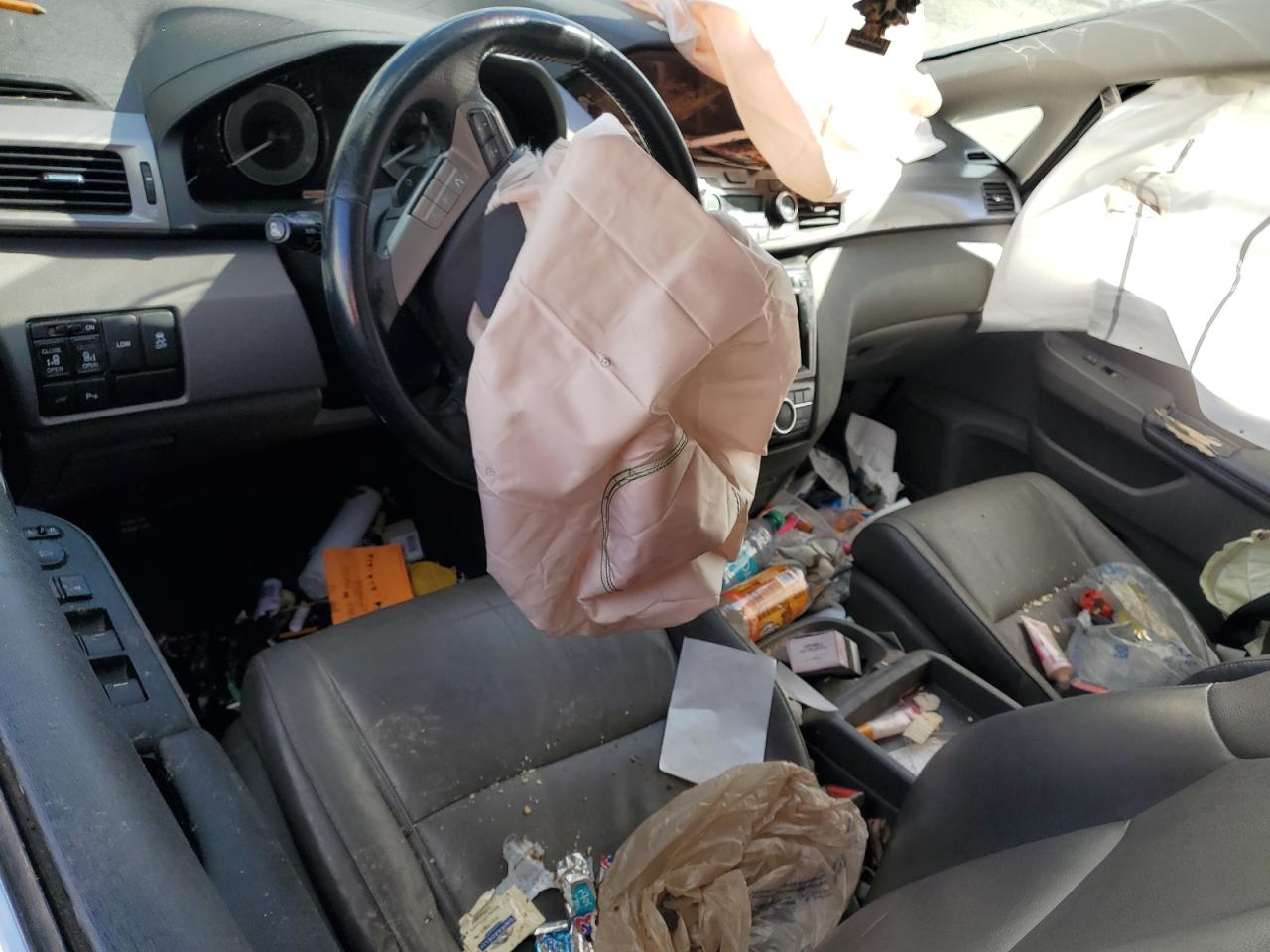 2016 HONDA ODYSSEY TOURING photo 8