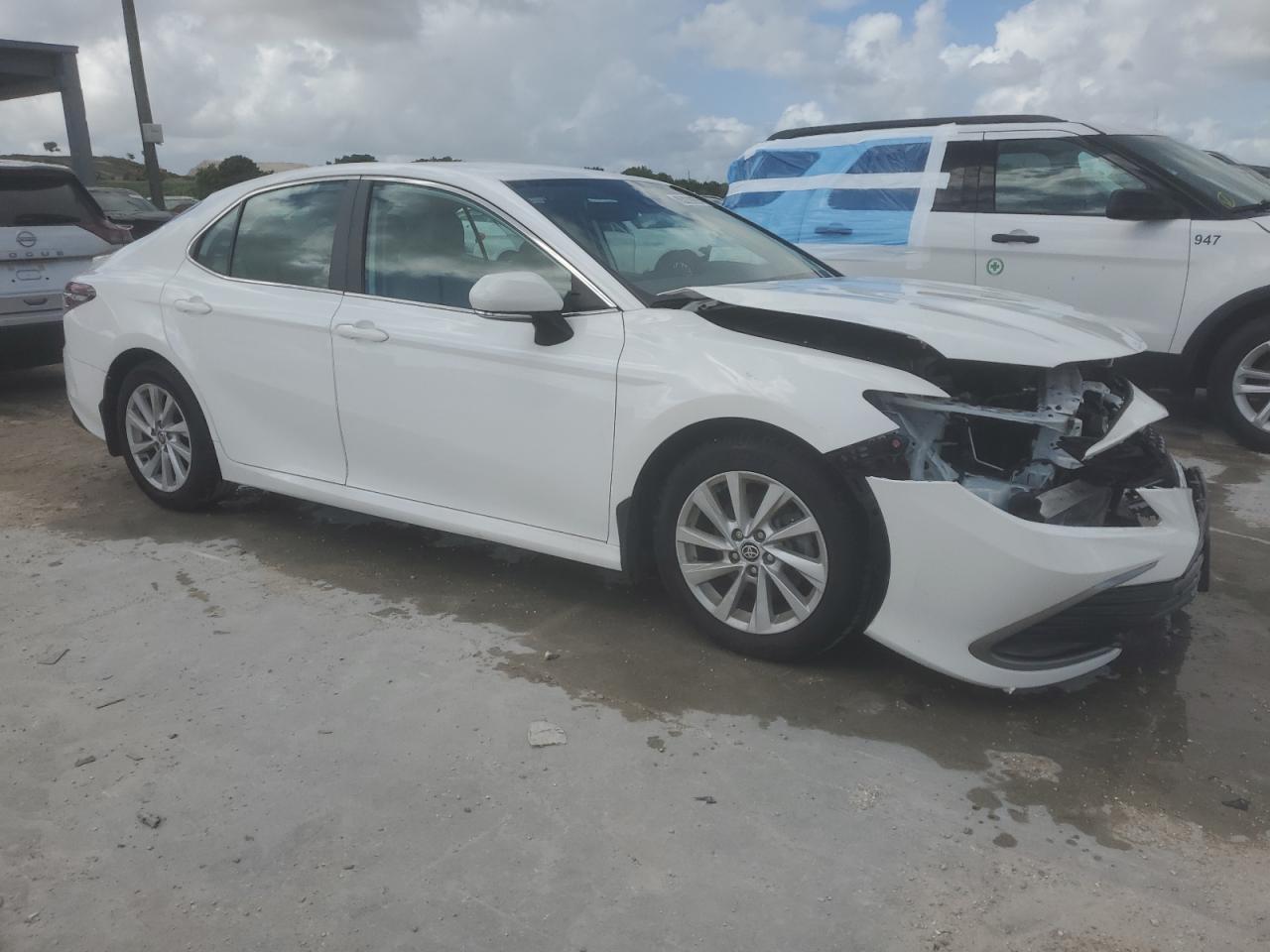 2022 TOYOTA CAMRY LE photo 10