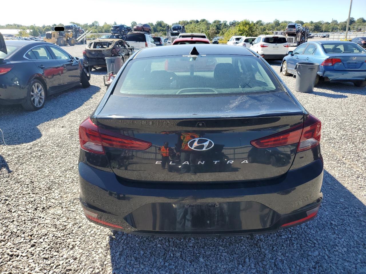 2020 HYUNDAI ELANTRA SEL photo 6