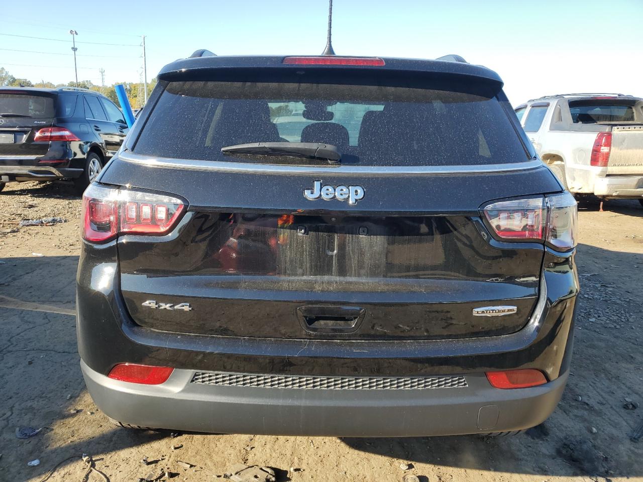 2022 JEEP COMPASS LATITUDE LUX photo 11