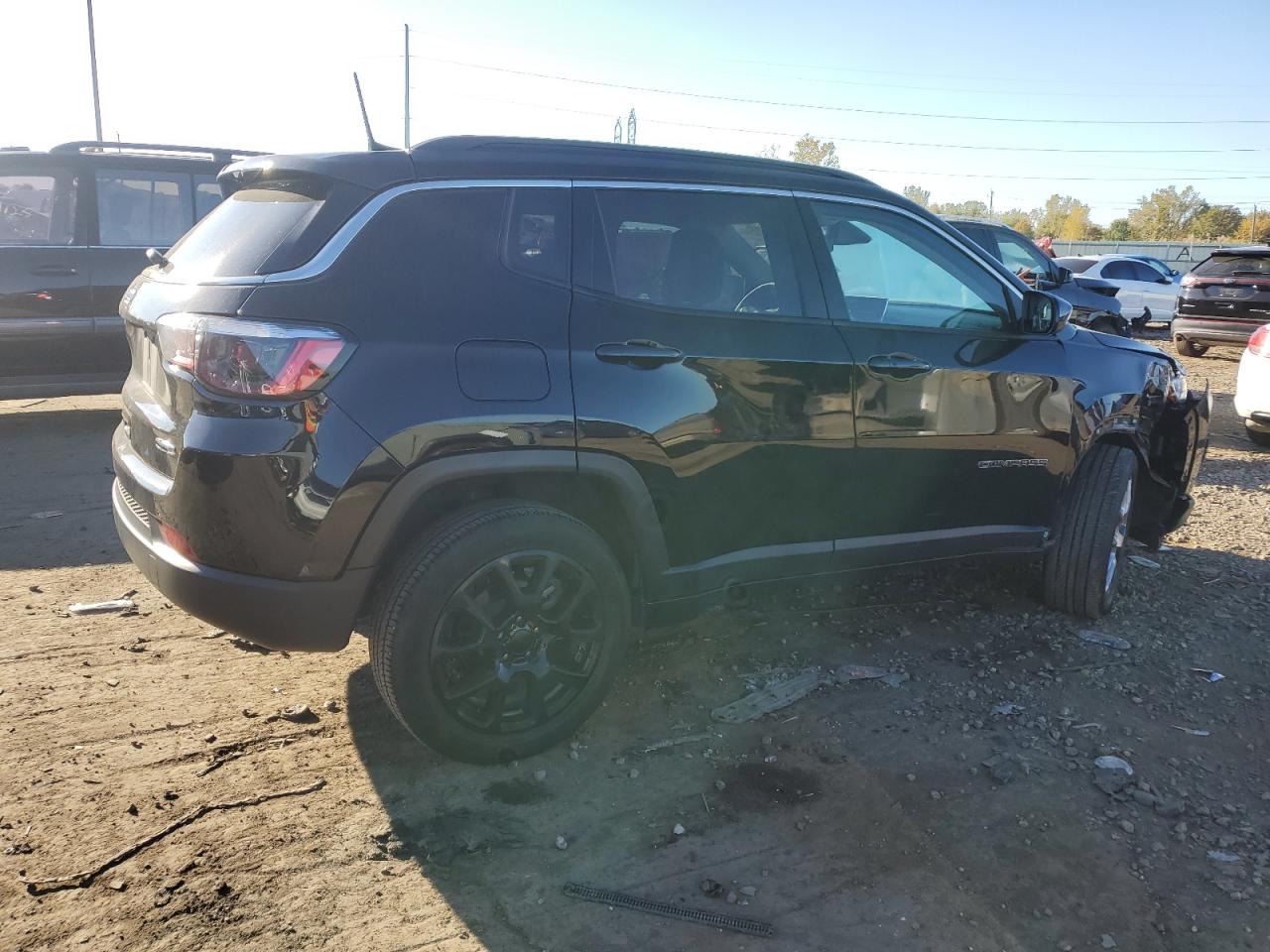 2022 JEEP COMPASS LATITUDE LUX photo 5