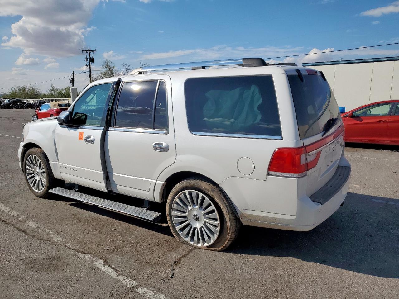 2015 LINCOLN NAVIGATOR photo 2