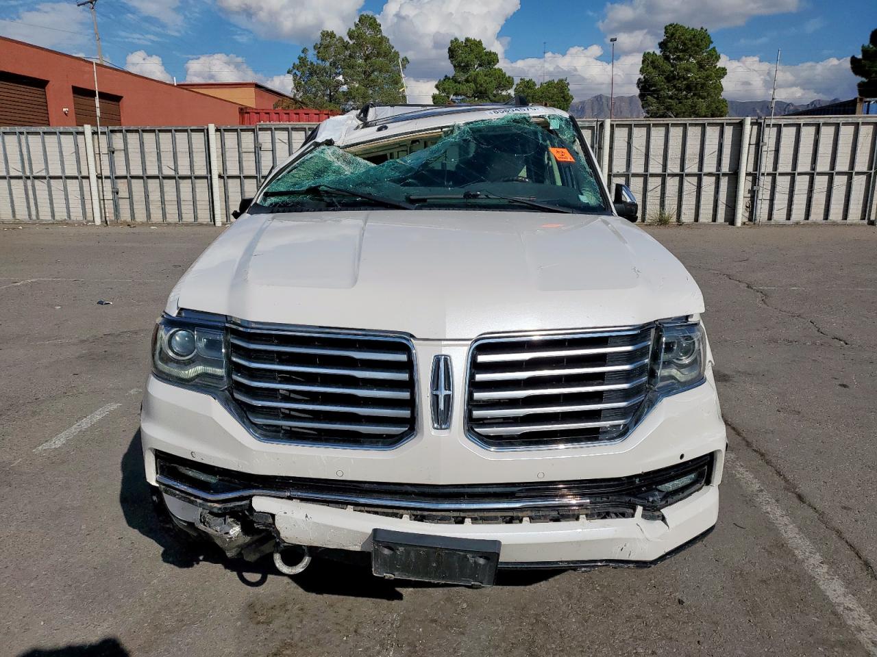 2015 LINCOLN NAVIGATOR photo 5
