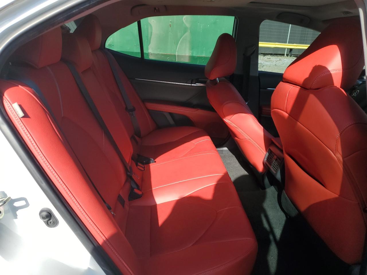 2019 TOYOTA CAMRY XSE photo 28