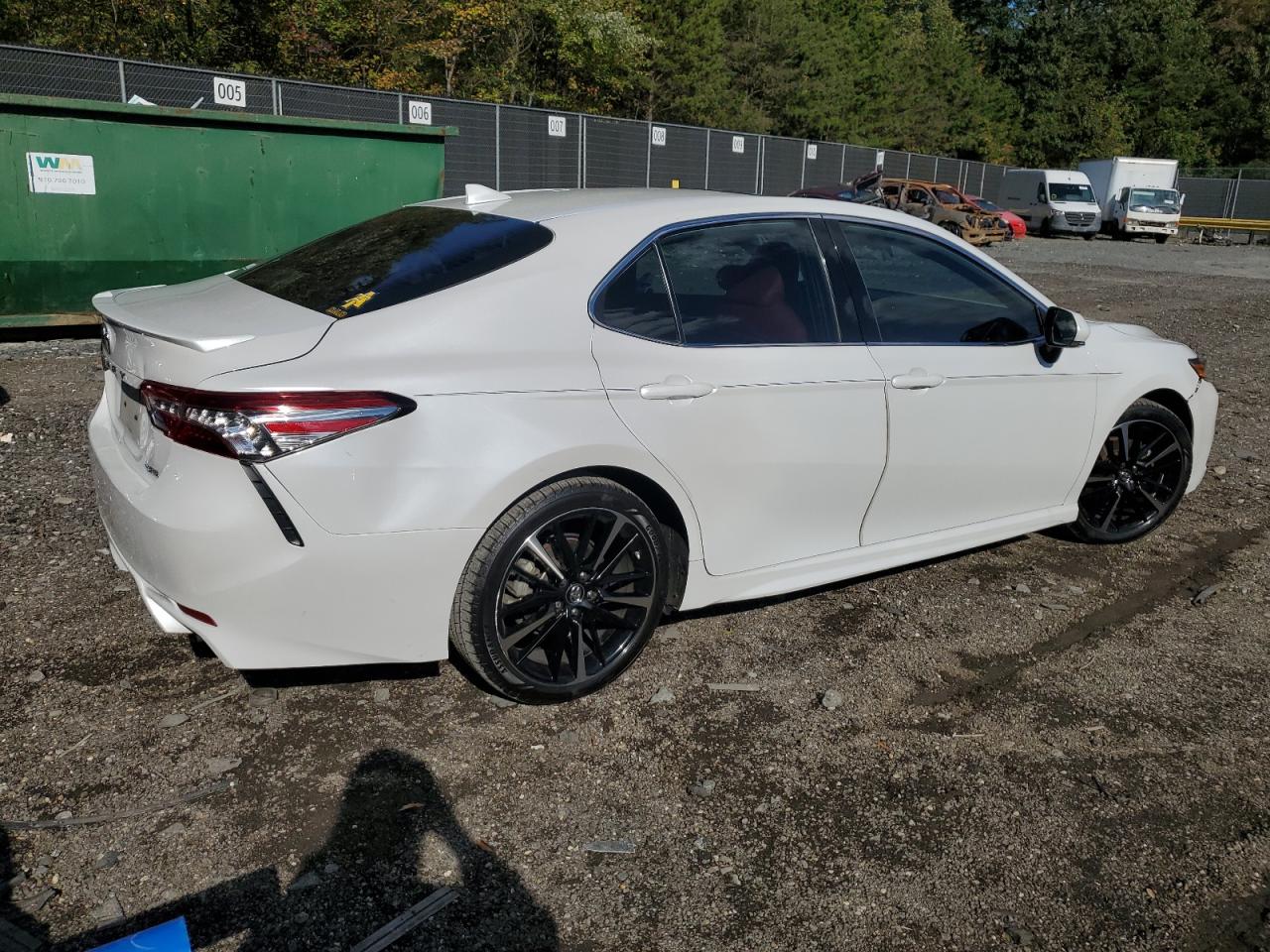 2019 TOYOTA CAMRY XSE photo 7