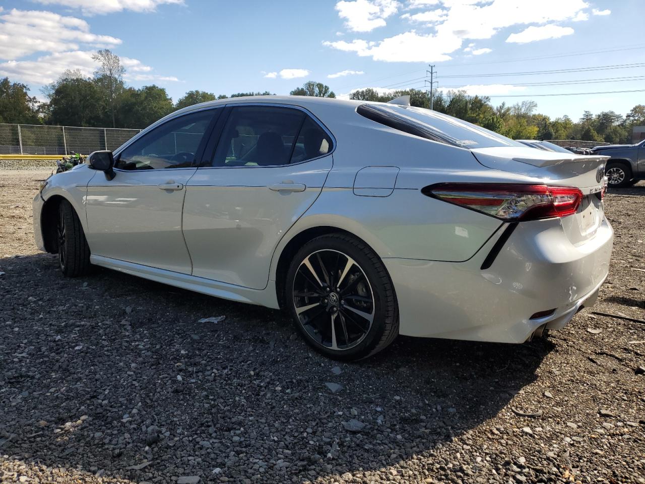 2019 TOYOTA CAMRY XSE photo 4