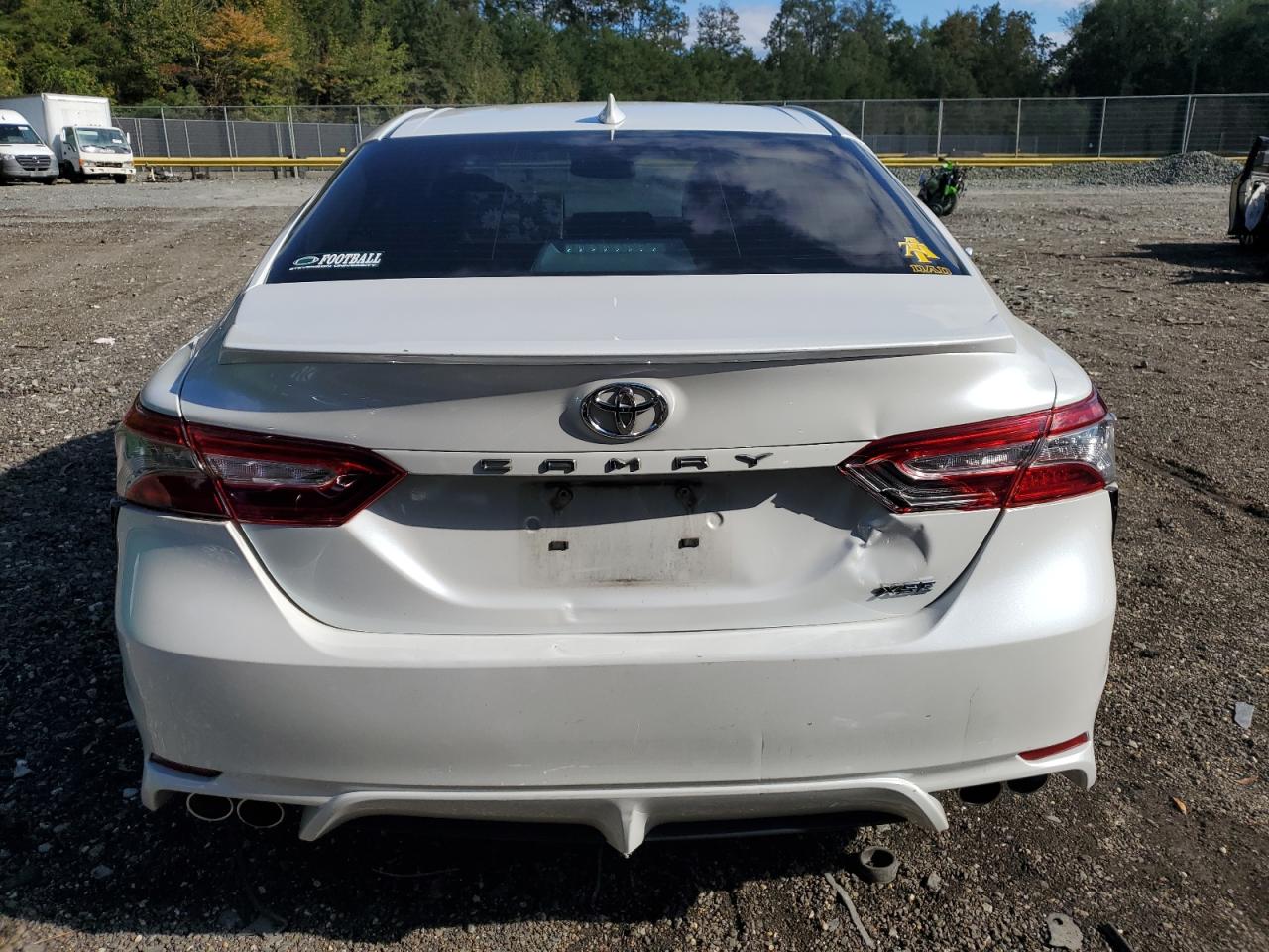2019 TOYOTA CAMRY XSE photo 16