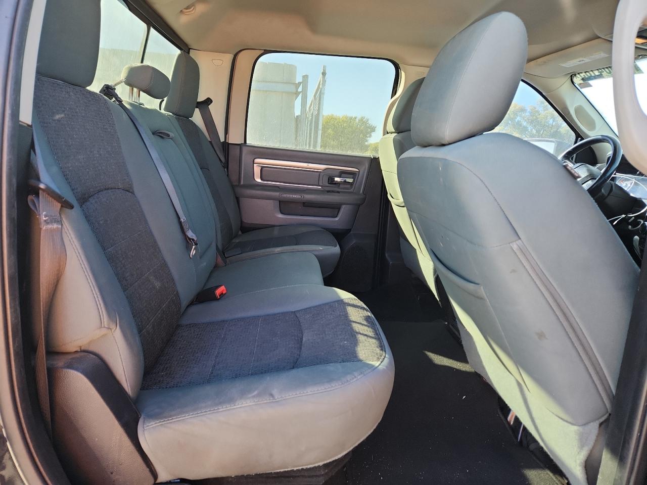 2015 RAM 1500 SLT photo 10