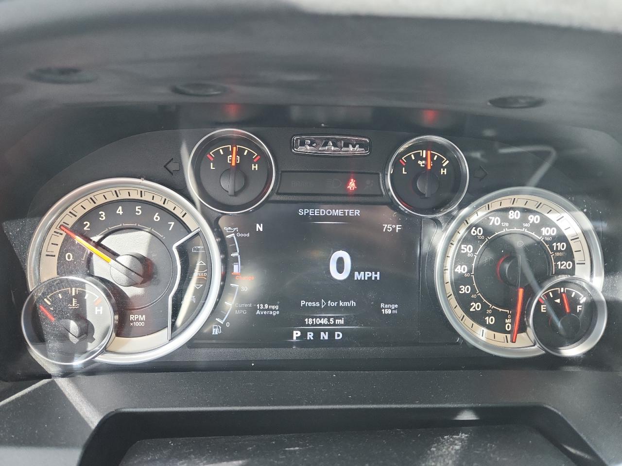 2015 RAM 1500 SLT photo 9